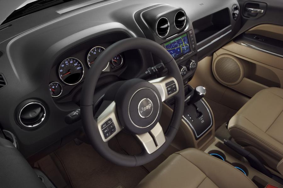  Jeep Compass 2011 года  (фото 3 из 97)